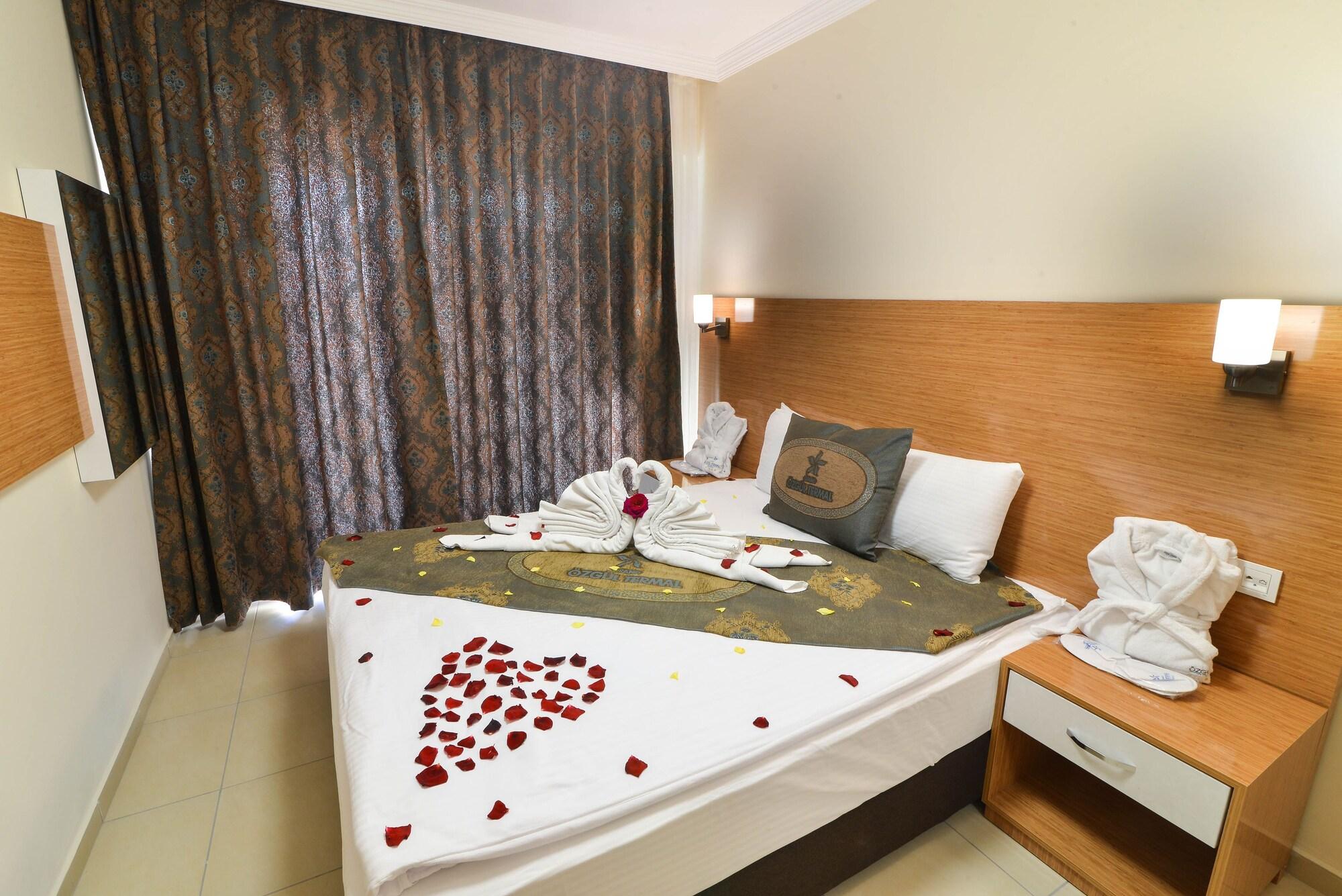 Grand Ozgul Thermal Holiday Village Gazligol Eksteriør billede